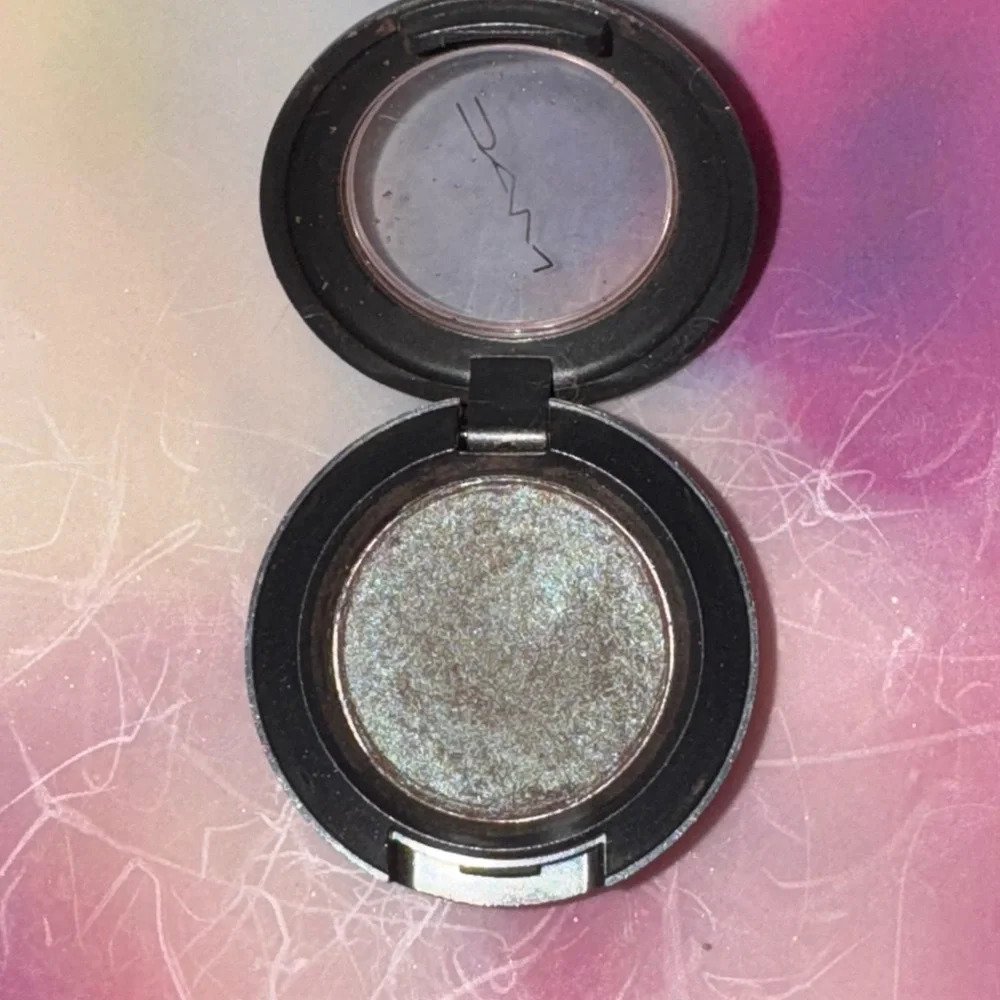 MAC Club Eyeshadow~rare